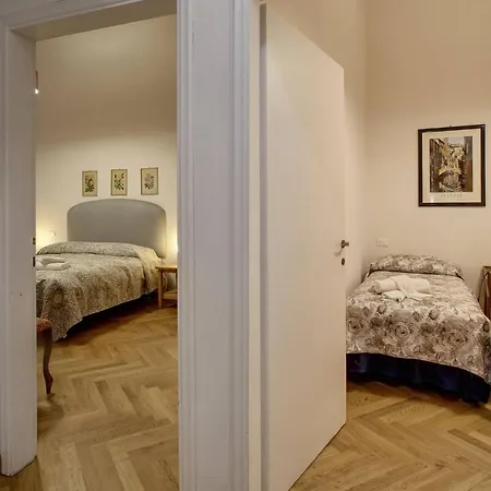 Piazza Mentana Elegant With