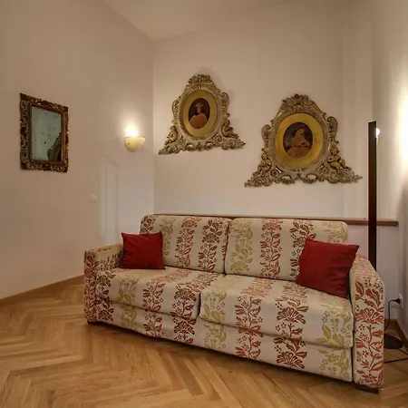 Apartment Piazza Mentana Elegant With