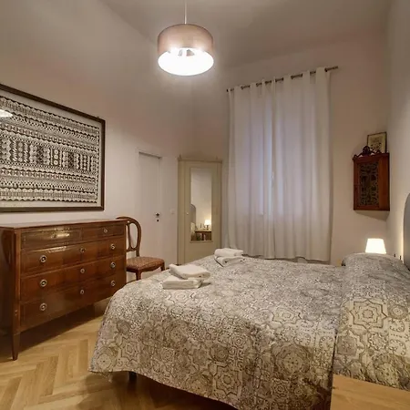 Piazza Mentana Elegant With