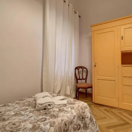 Apartment Piazza Mentana Elegant With